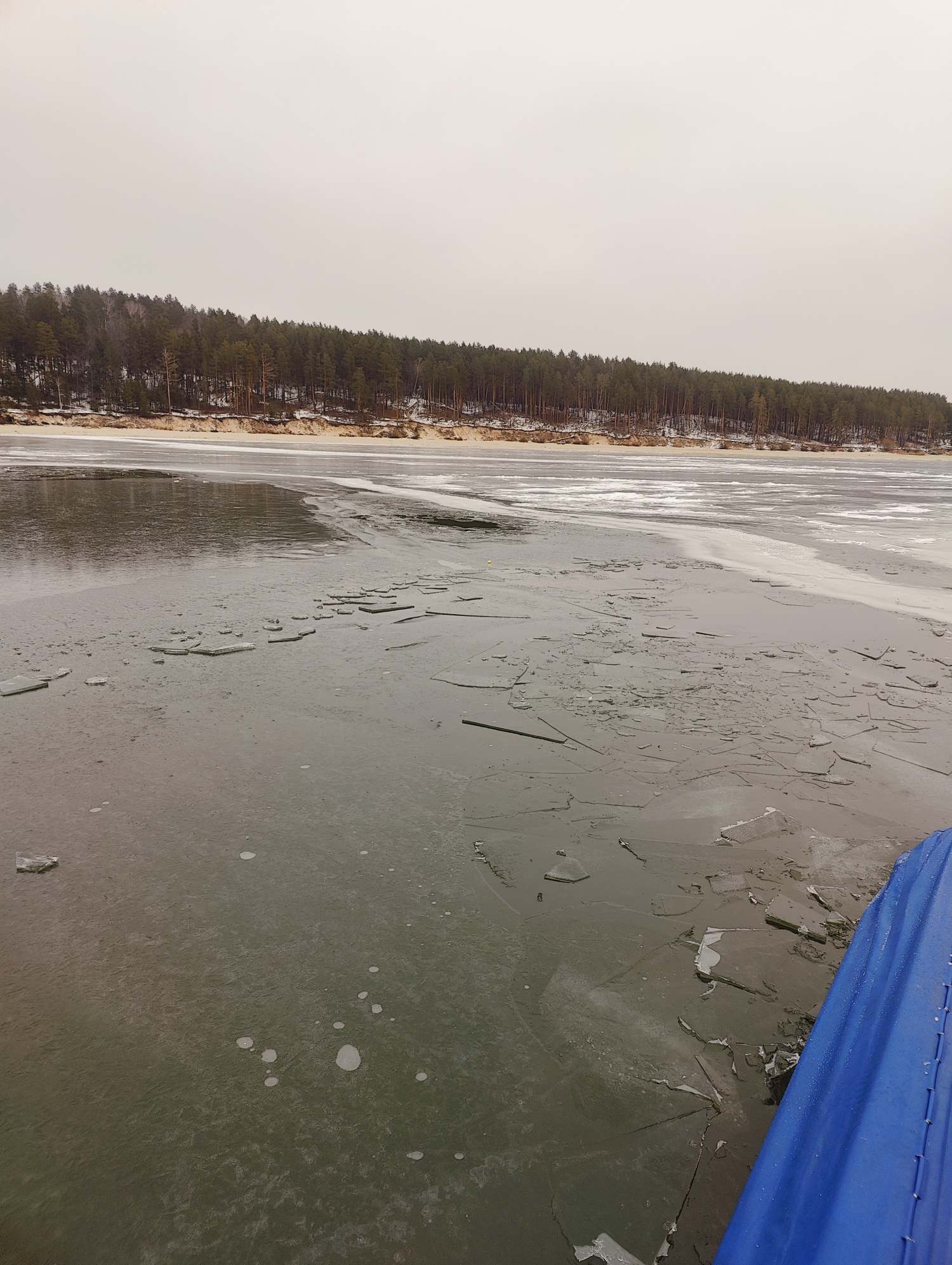 Спасатели извлекли из водохранилища тело рыбака Спасатели извлекли из водохранилища тело рыбака