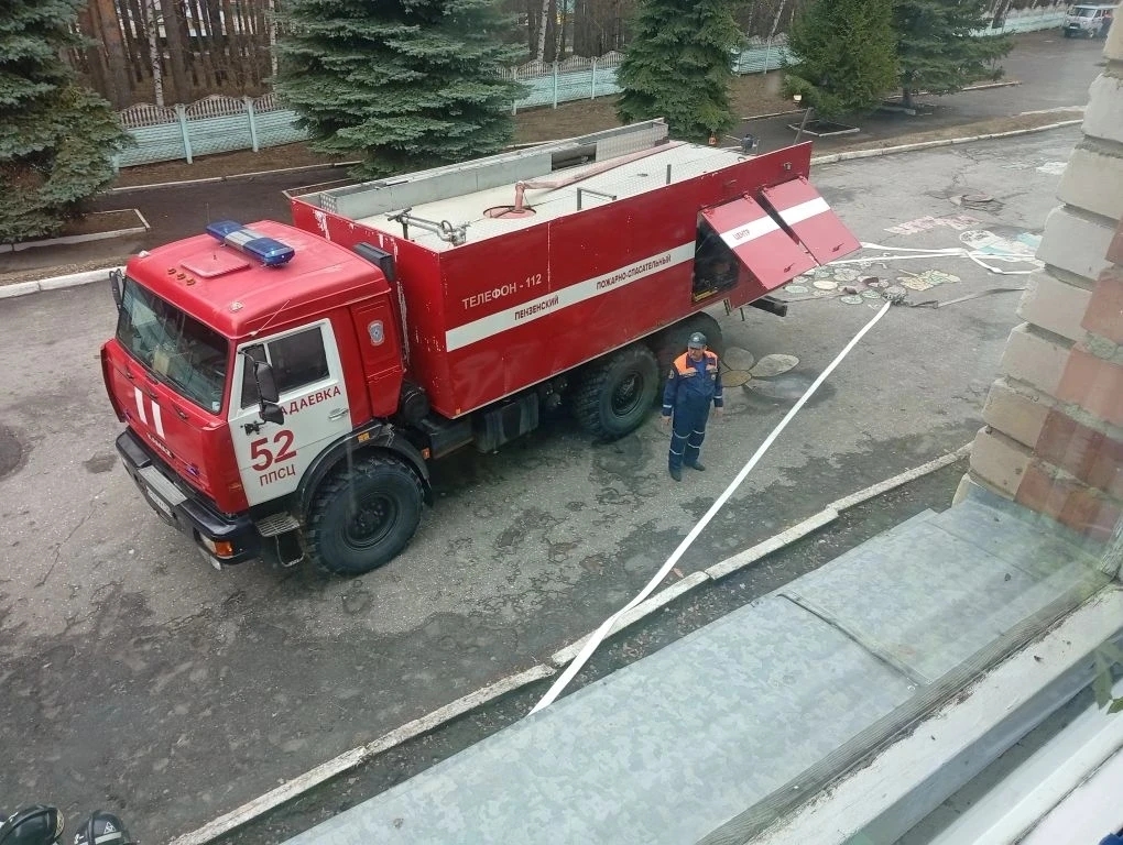 Пожарные провели занятие со школьниками