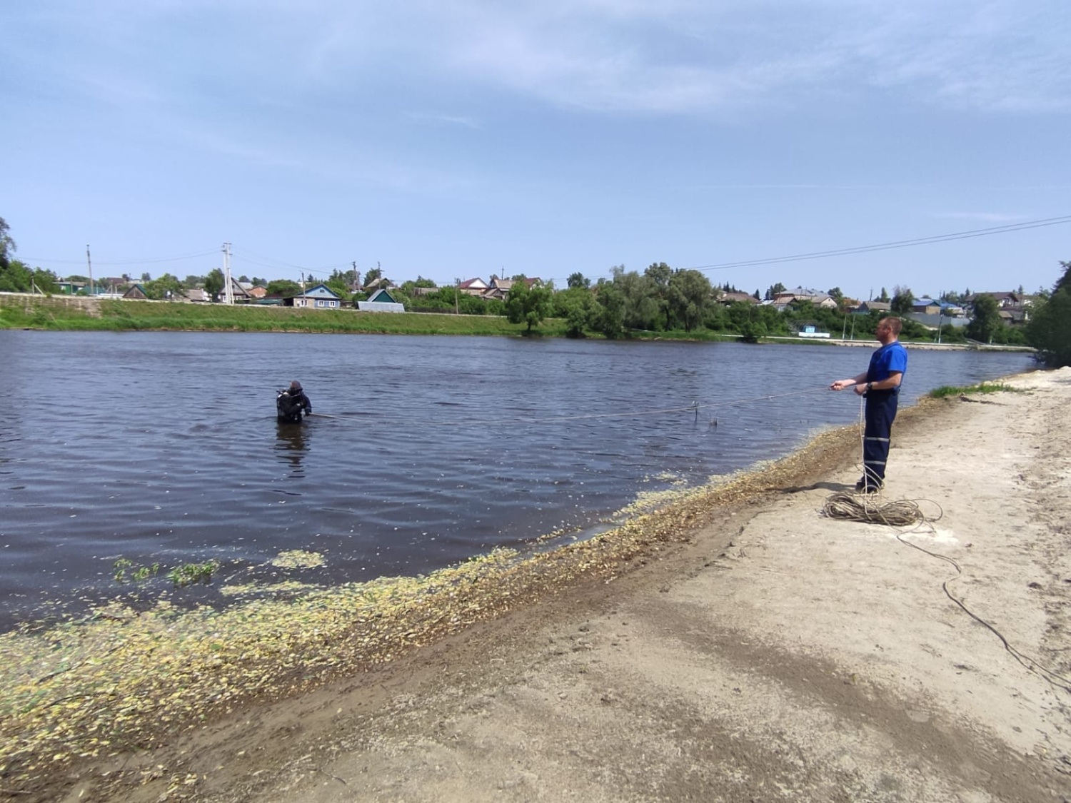 Водолазы провели обследование дна в водоемах Шемышейского района