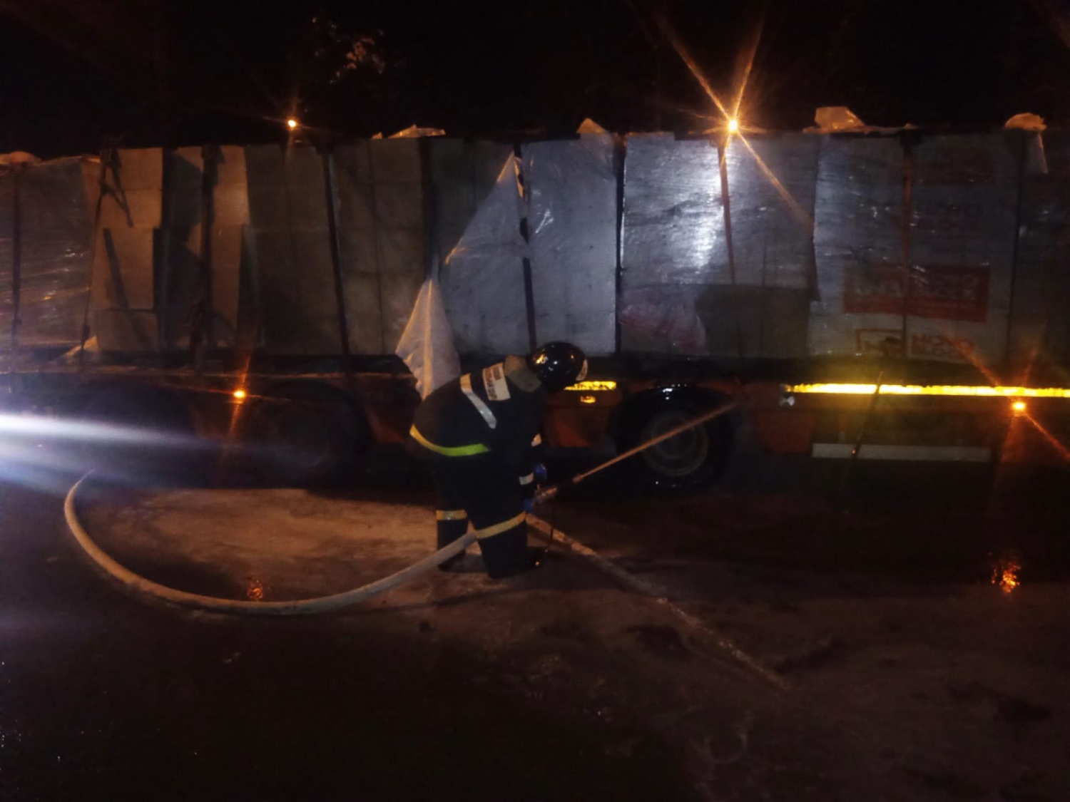 Пожарные ликвидировали возгорание машины на трассе М5