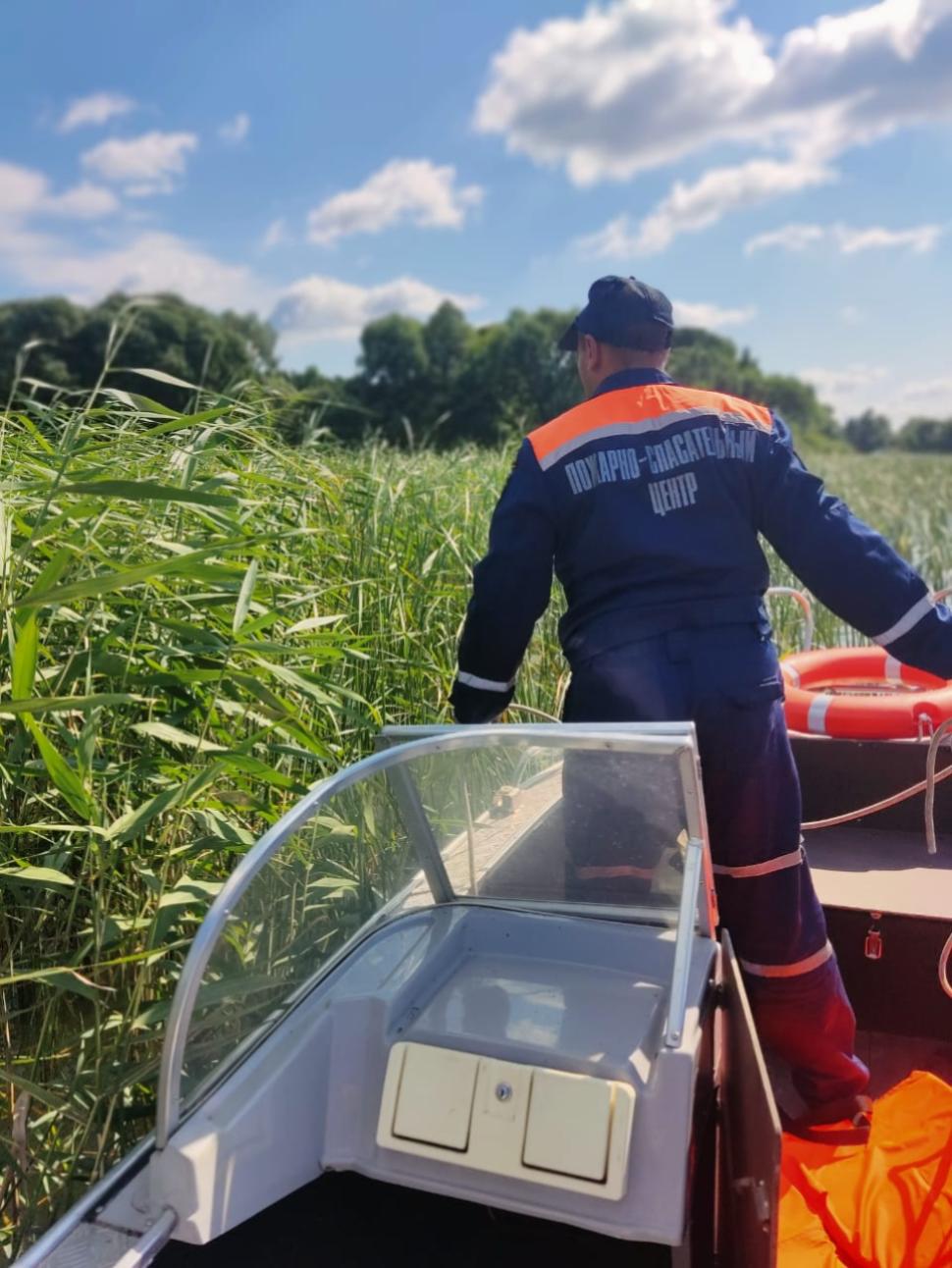 Спасатели помогли заблудившимся туристам Спасатели помогли заблудившимся туристам