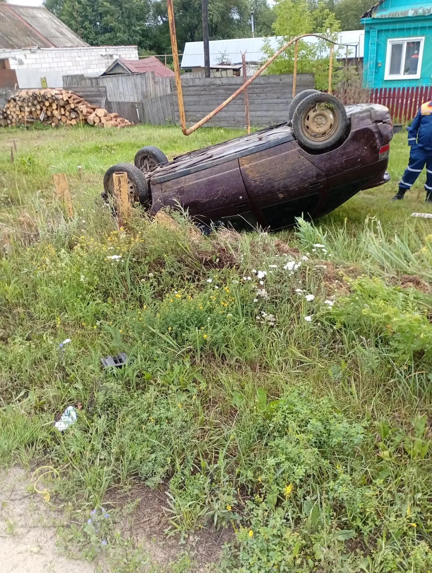 Пожарные ликвидировали последствия ДТП Пожарные ликвидировали последствия ДТП