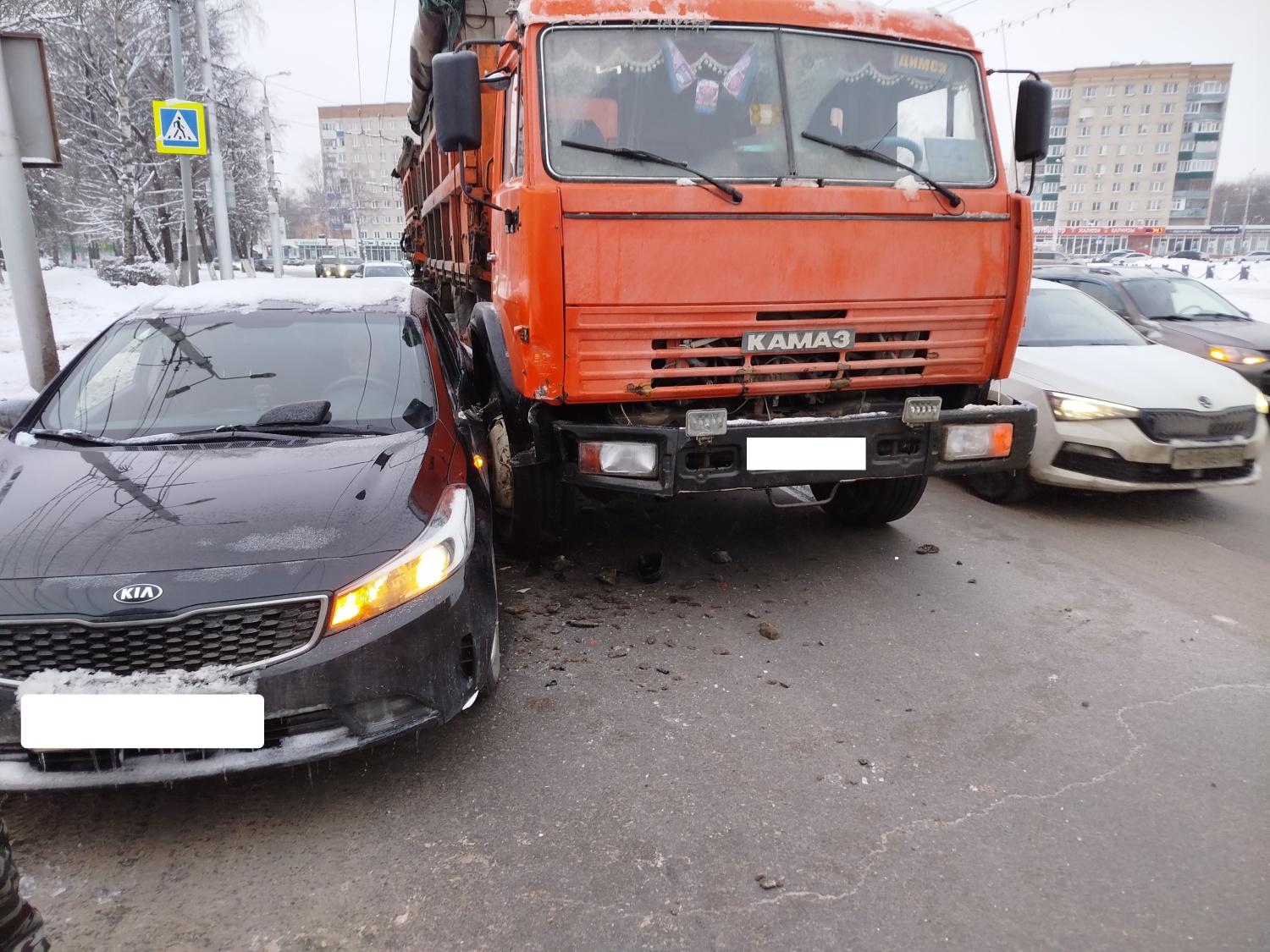 Спасатели приняли участие в ликвидации последствий ДТП Спасатели приняли участие в ликвидации последствий ДТП