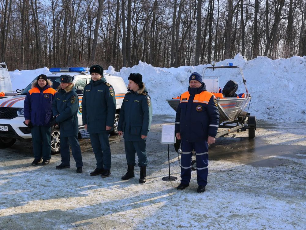 Спасатели центра приняли участие в КШУ по ликвидации условной ЧС, связанной с паводками. Спасатели центра приняли участие в КШУ по ликвидации условной ЧС, связанной с паводками.