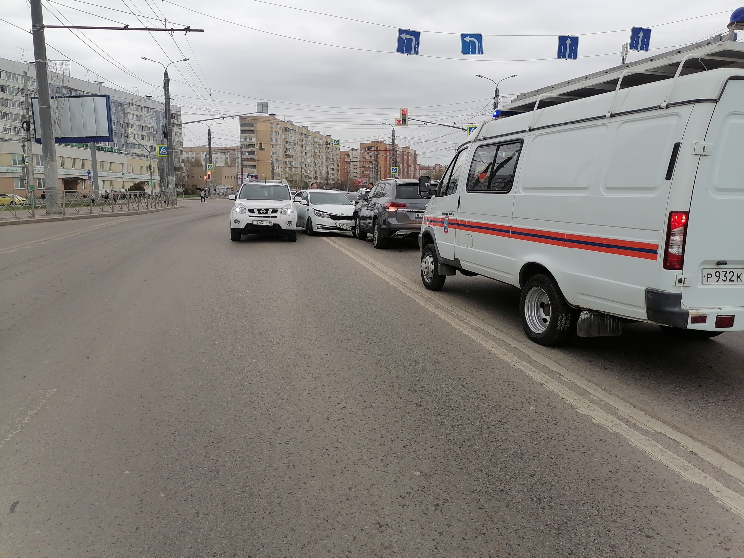 Спасатели приняли участие в ликвидации последствий ДТП Спасатели приняли участие в ликвидации последствий ДТП