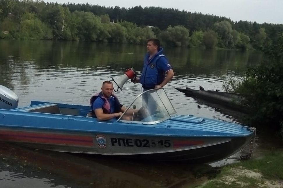 В рамках акции "Безопасное лето" спасатели продолжают проводить профилактические рейды на водоемах города и области 