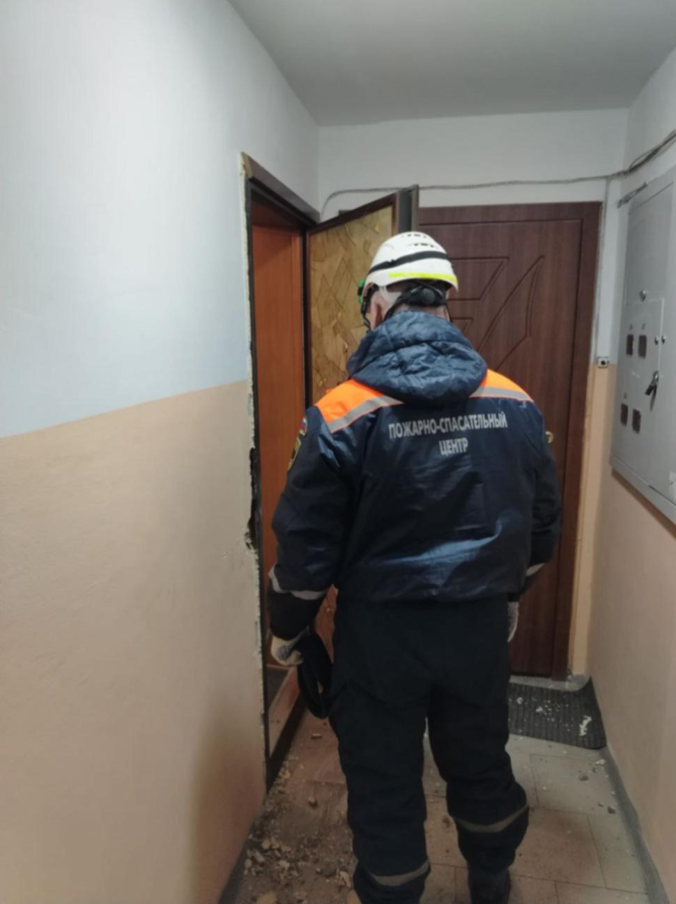 Спасатели помогли мужчине получить медицинскую помощь