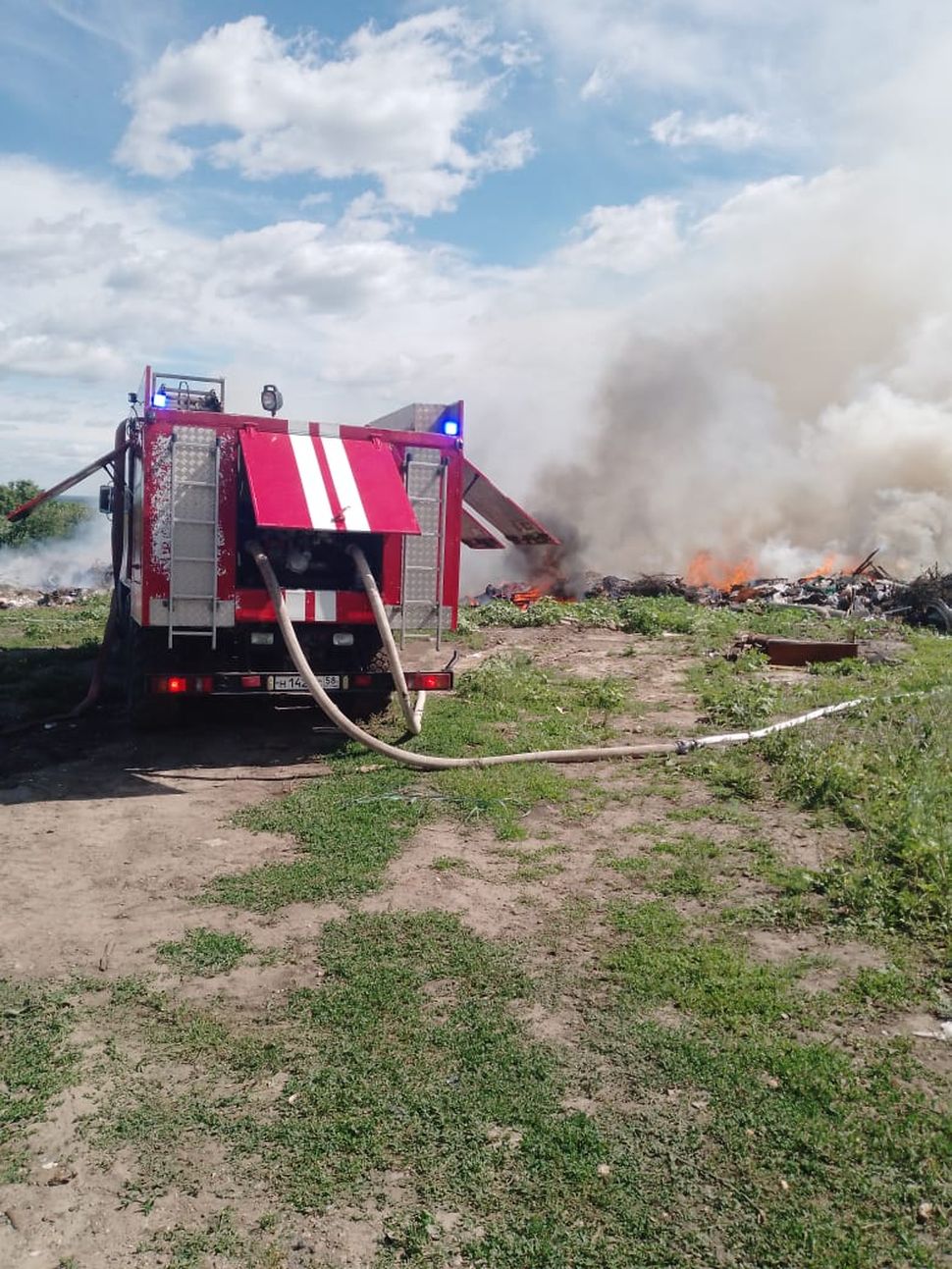 Ликвидировано возгорание твердых бытовых отходов в селе Чаадаевка.
