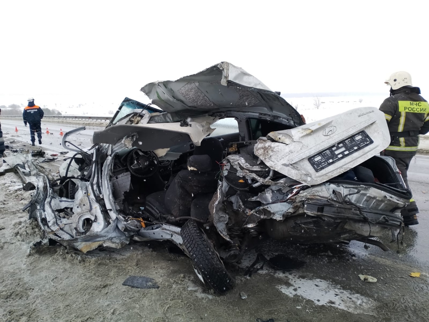 Спасатели деблокировали водителя, зажатого в автомобиле в результате ДТП