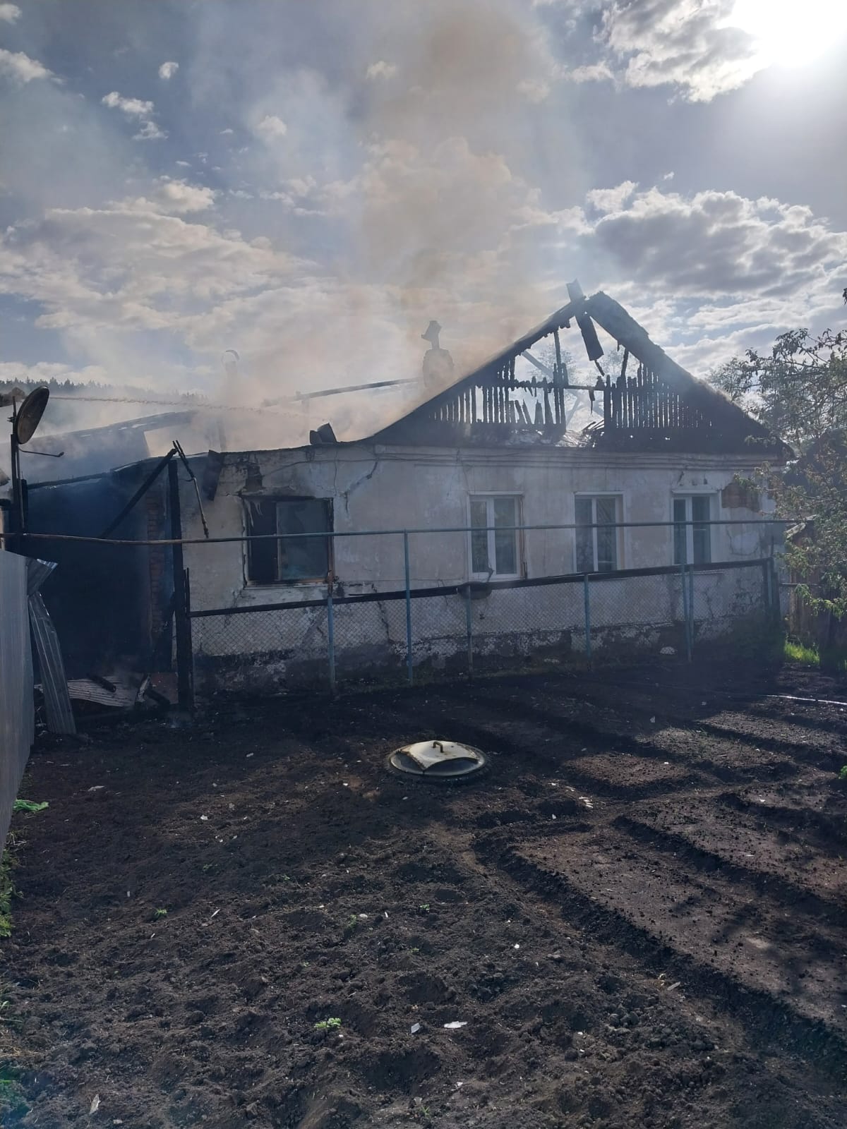 Пожарные ликвидировали возгорание в Никольске Пожарные ликвидировали возгорание в Никольске
