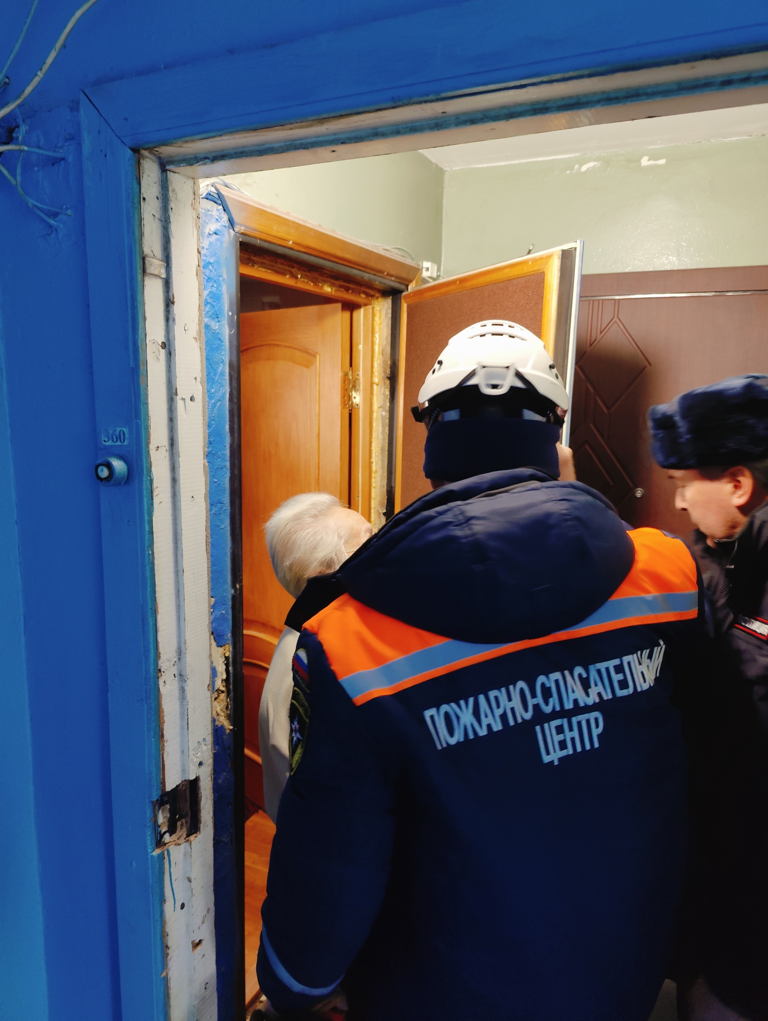 За прошедшие сутки спасатели трижды выезжали на происшествия социально-бытового характера За прошедшие сутки спасатели трижды выезжали на происшествия социально-бытового характера