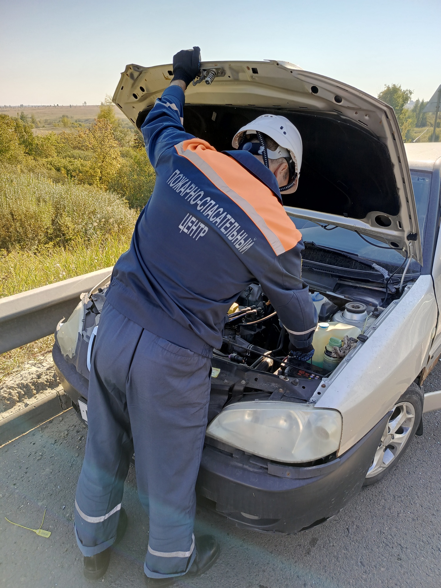 Спасатели приняли участие в ликвидации последствий ДТП Спасатели приняли участие в ликвидации последствий ДТП