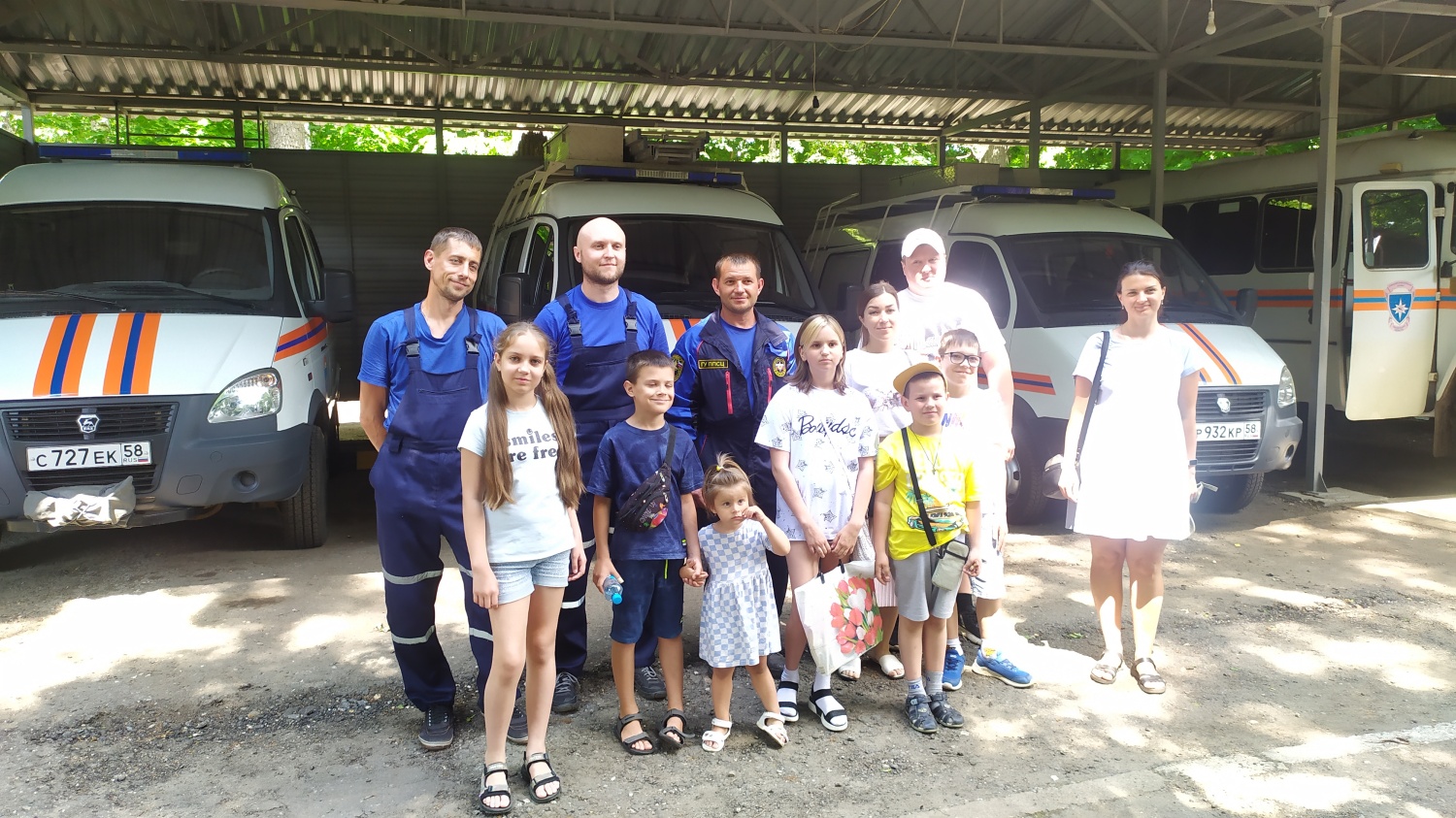Спасатели провели экскурсию по поисково-спасательной службе Спасатели провели экскурсию по поисково-спасательной службе