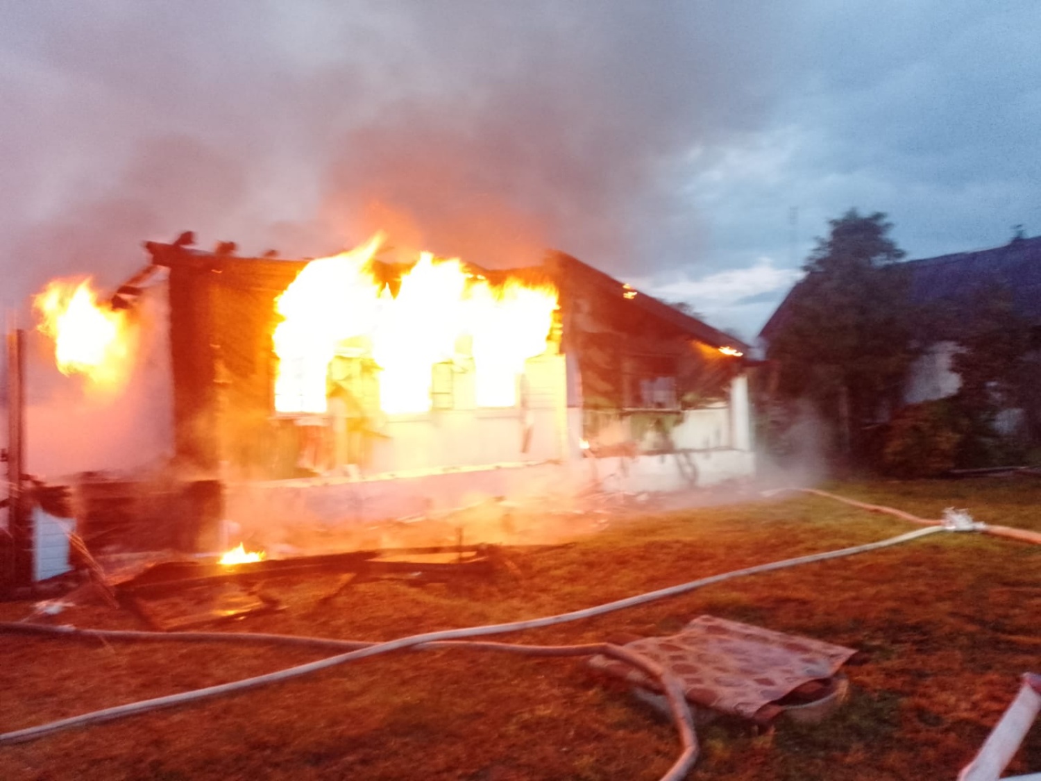 Пожарные ликвидировали возгорание в с. Архангельское Пожарные ликвидировали возгорание в с. Архангельское