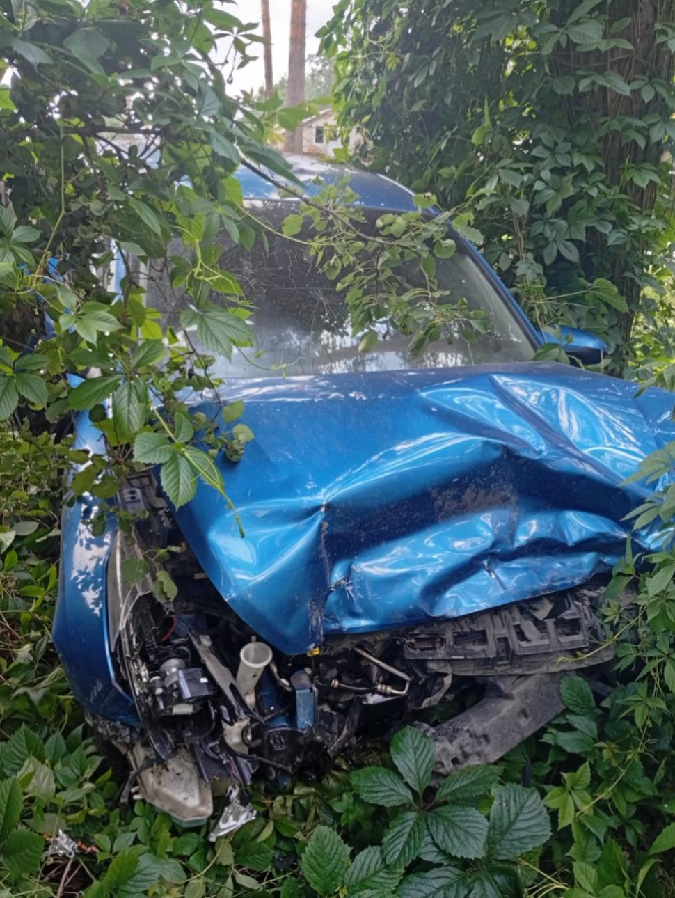 Пожарные ликвидировали последствия ДТП Пожарные ликвидировали последствия ДТП