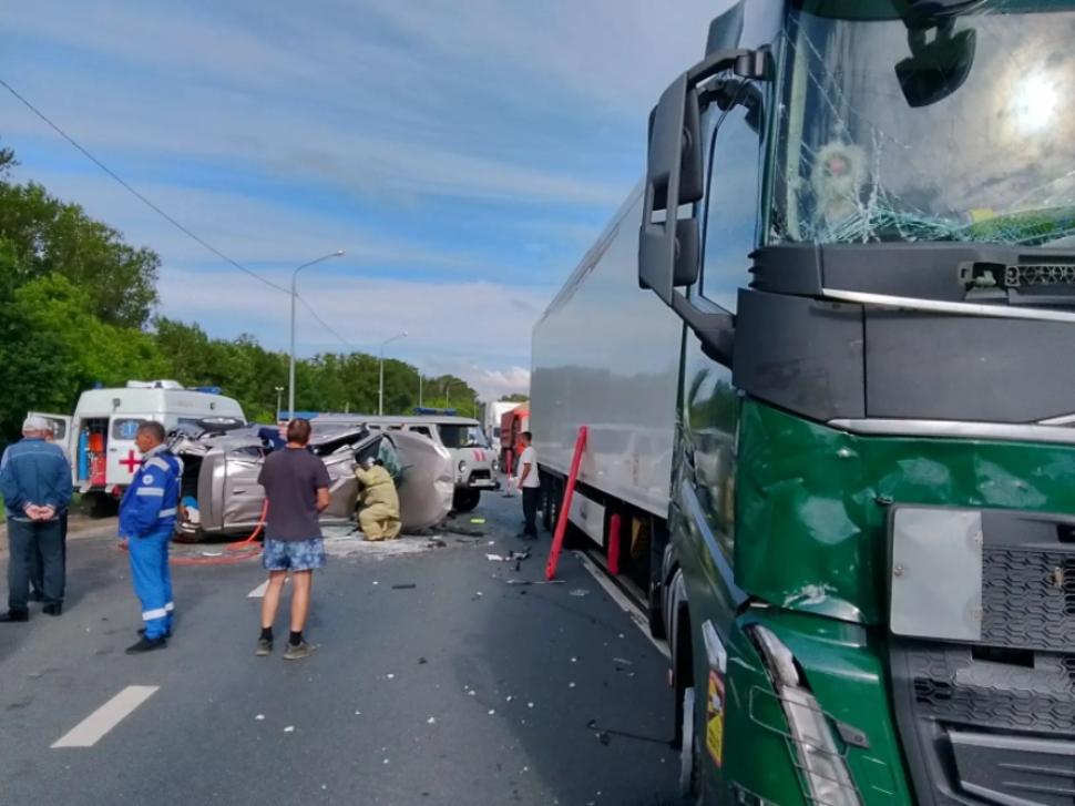 Пожарные ликвидировали последствия ДТП на трассе М5 Пожарные ликвидировали последствия ДТП на трассе М5