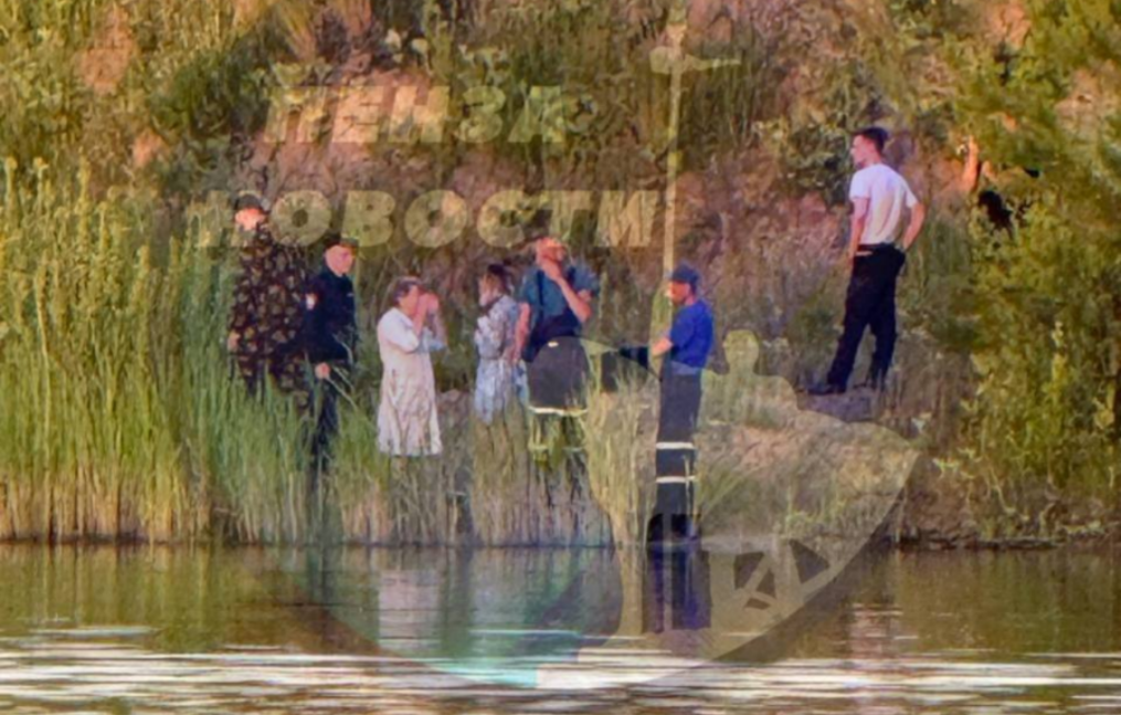 Спасатели извлекли из водоема тело мужчины