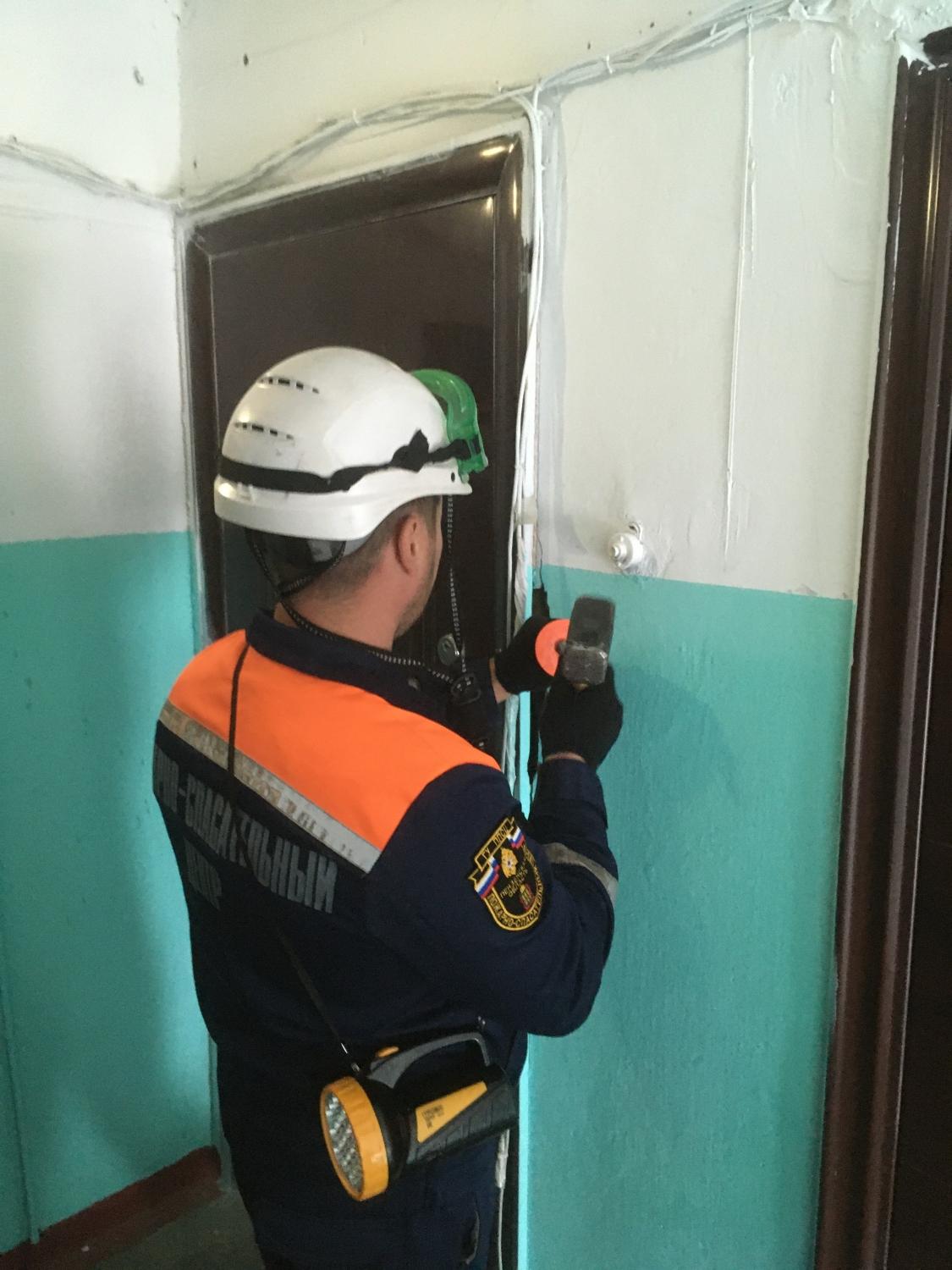 Спасатели помогли мужчине получить медицинскую помощь