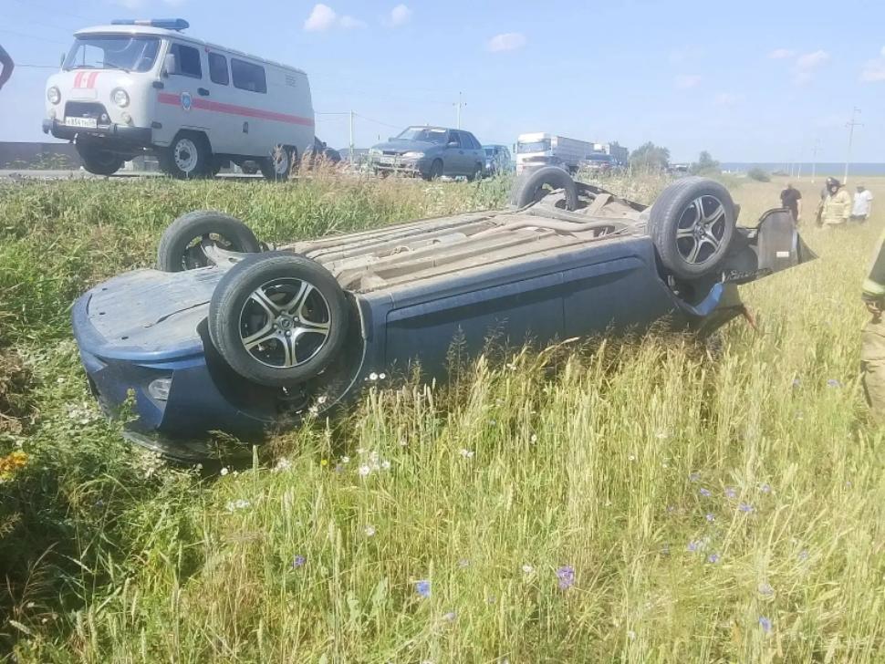 Пожарные ликвидировали последствия ДТП