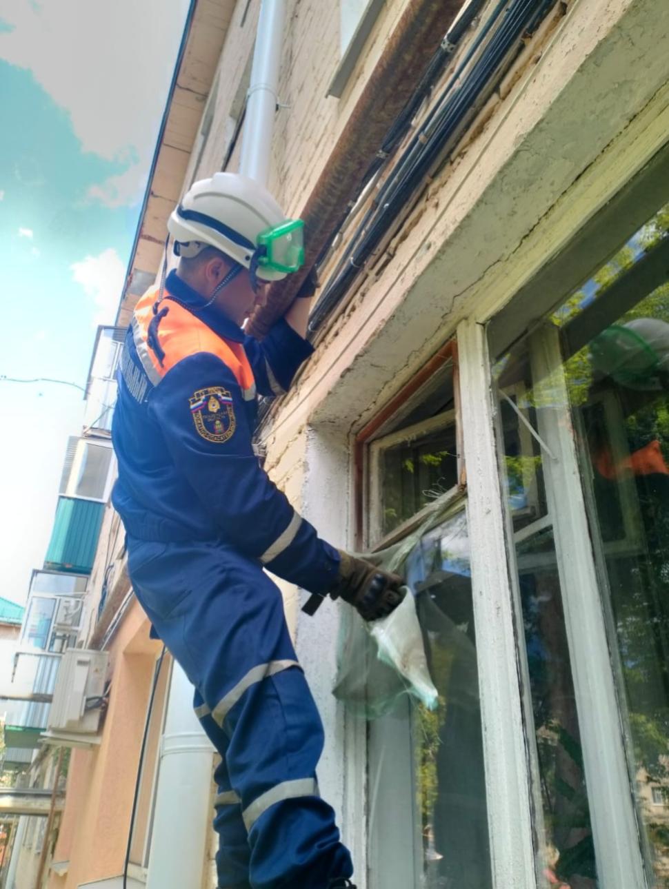 Спасатели помогли женщине Спасатели помогли женщине