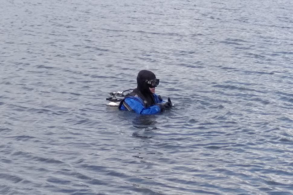 В районе КПД из Суры спасатели-водолазы достали тело мужчины В районе КПД из Суры спасатели-водолазы достали тело мужчины