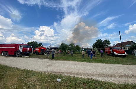 Пожарные ликвидировали возгорание в Никольске