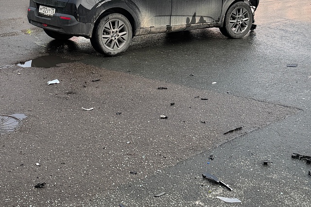 Спасатели приняли участие в ликвидации последствий ДТП Спасатели приняли участие в ликвидации последствий ДТП