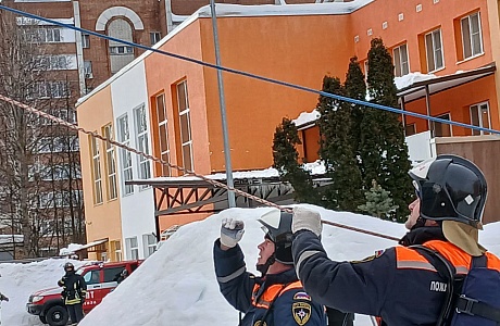 Спасатели приняли участие в пожарно-тактическом учении. Спасатели приняли участие в пожарно-тактическом учении.