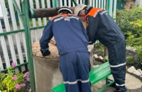 Спасатели эвакуировали из колодца тело мужчины