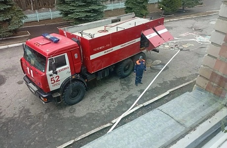Пожарные провели занятие со школьниками Пожарные провели занятие со школьниками