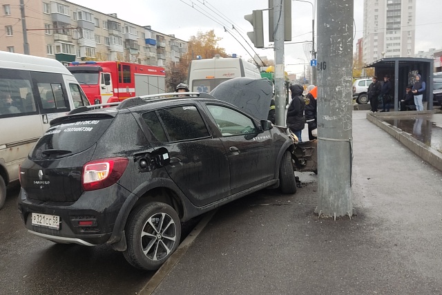 Спасатели приняли участие в ликвидации последствий ДТП