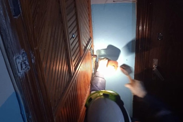 Спасатели помогли женщине получить медицинскую помощь