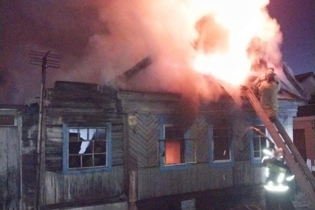 Пожарные ликвидировали возгорание в Никольске