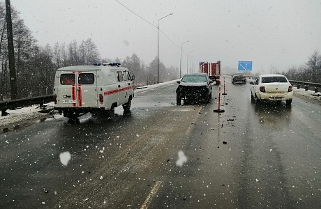Пожарные ликвидировали последствия ДТП на трассе М5 Пожарные ликвидировали последствия ДТП на трассе М5