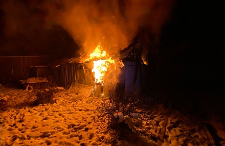 Пожарные ликвидировали возгорание в Никольске