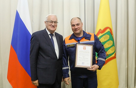 Спасатель ГУ "ППСЦ" награжден Благодарностью Президента