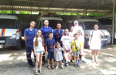 Спасатели провели экскурсию по поисково-спасательной службе Спасатели провели экскурсию по поисково-спасательной службе