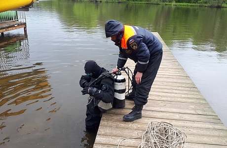 Водолазы провели обследование дна в водоемах Кузнецкого района