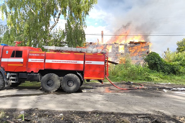 Пожарные ликвидировали возгорание в Заре