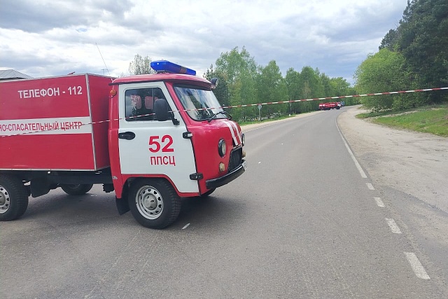 Пожарные эвакуировали людей из-за подозрительного пакета Пожарные эвакуировали людей из-за подозрительного пакета