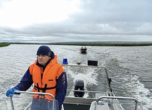 Спасатели произвели водолазный поиск Спасатели произвели водолазный поиск