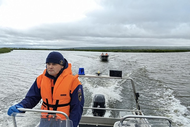 Спасатели произвели водолазный поиск