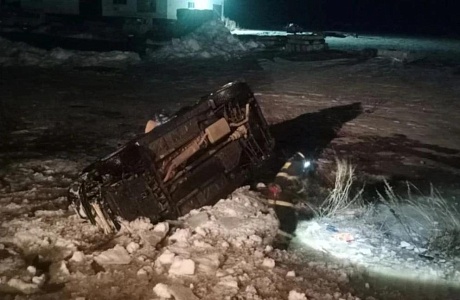 Пожарные ликвидировали последствия ДТП Пожарные ликвидировали последствия ДТП