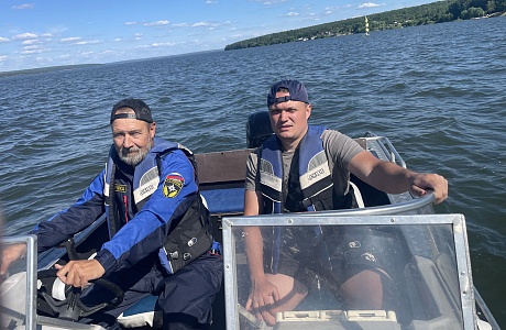 Спасатели провели рейд на Сурском водохранилище Спасатели провели рейд на Сурском водохранилище